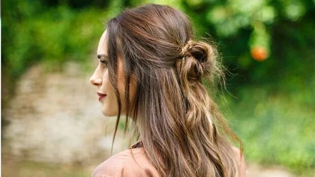 Прически на грязную голову на длинные Chic and elegance two qualities in one with some easy hairstyles Hair styles, Ea