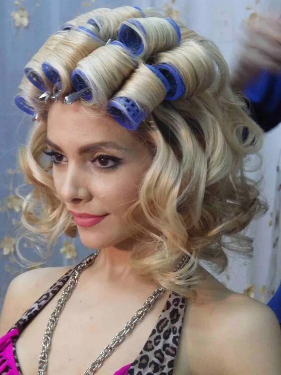 Прически на каре бигуди Pin by Rose Bouquet on In Rollers Universe in 2024 Best hair rollers, Hair rolle