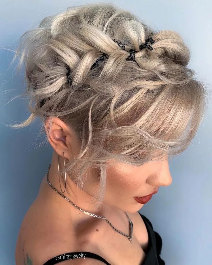 Прически на каре фото на торжество Pin by Ellaree Rae Kilgore on Hair styles Short hair updo, Short hair styles, Ha