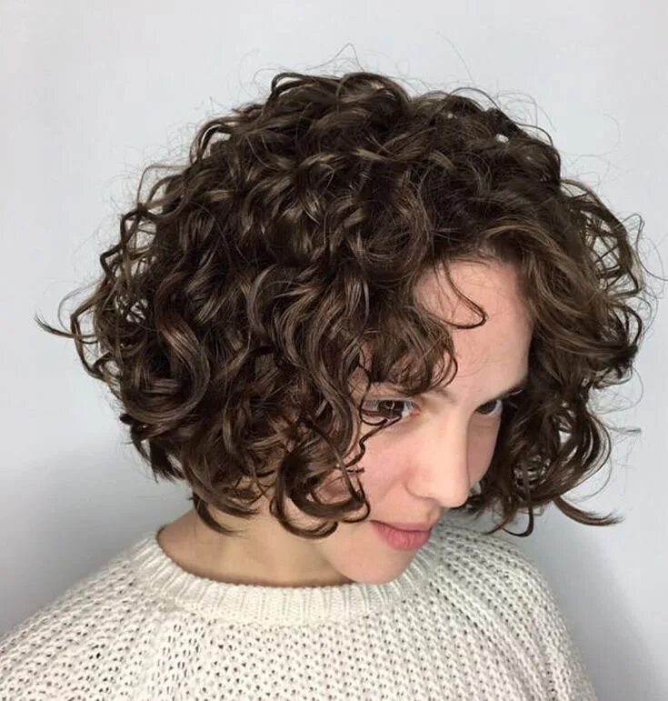 Прически на каре химической завивки Pin by Pierre Loiseau on Bob kapsels 06 How to curl short hair, Short permed hai