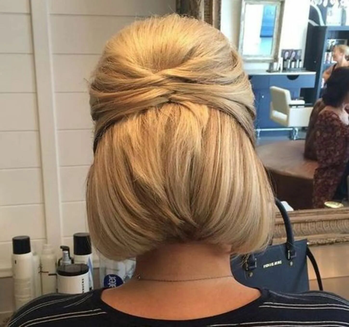 wedding ceremony coiffure updo with medium size coiffure #coiffe #hairstyle #lon