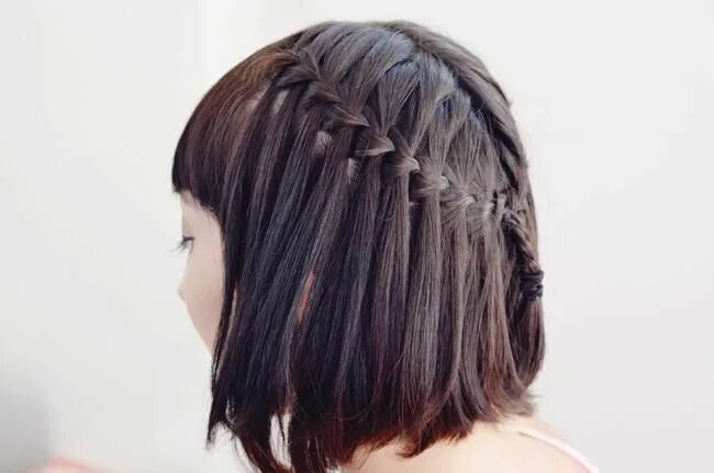 Прически на каре в школу Waterfall Braids: The Perfect Summer Hairstyle? Perfect summer hair, Hair styles