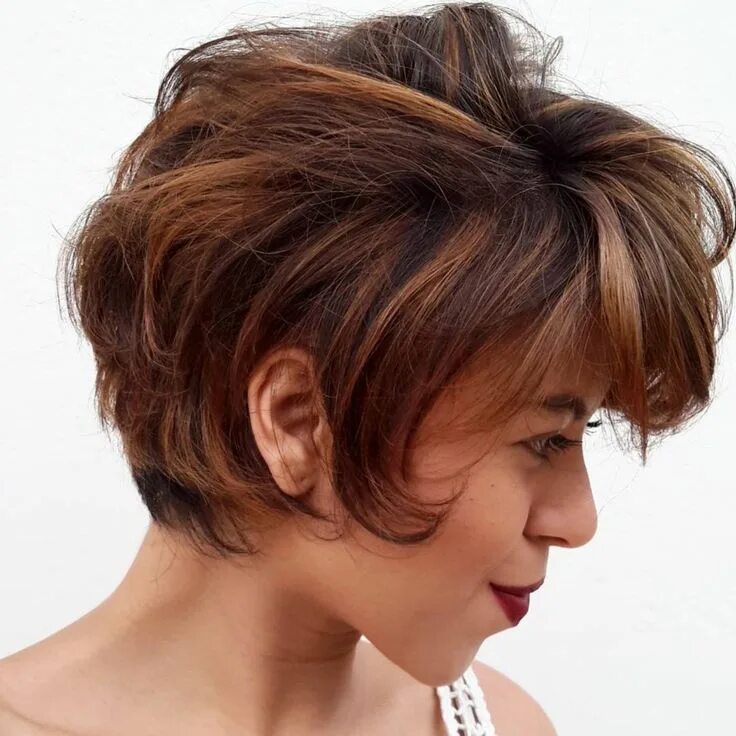 Прически на короткие густые волосы 50 Ultra-Cool Pixie Cuts for Thick Hair to Try in 2023 Pixie haircut for thick h