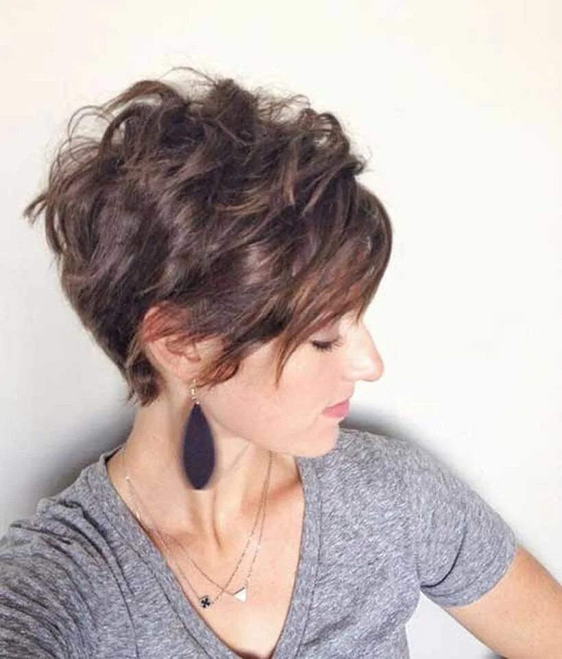 Прически на короткие густые волосы Funky short pixie haircut with long bangs ideas 6 Thick hair styles, Hairstyles 