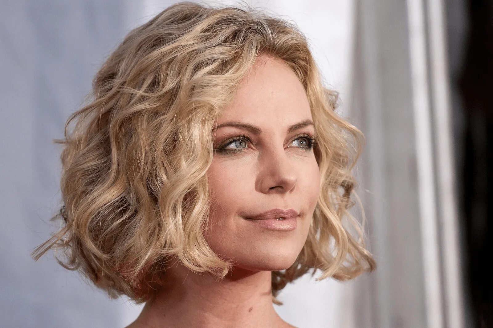 7 Straight Hairstyles for Short Hair That Aren't Boring Short hair styles, Shiny