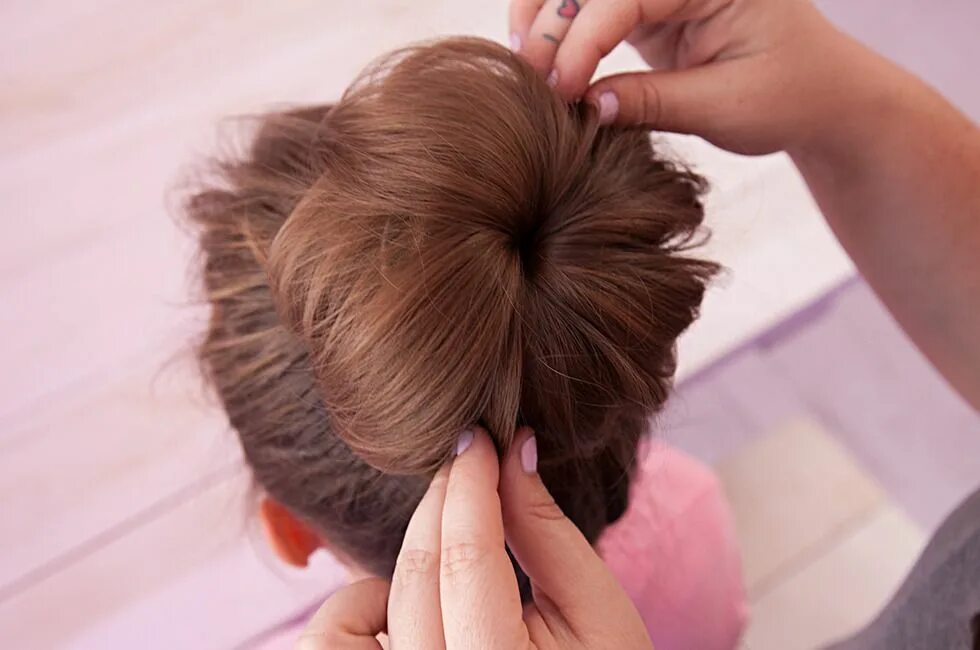 Прически на короткие волосы бублик Pin on Hair Do's