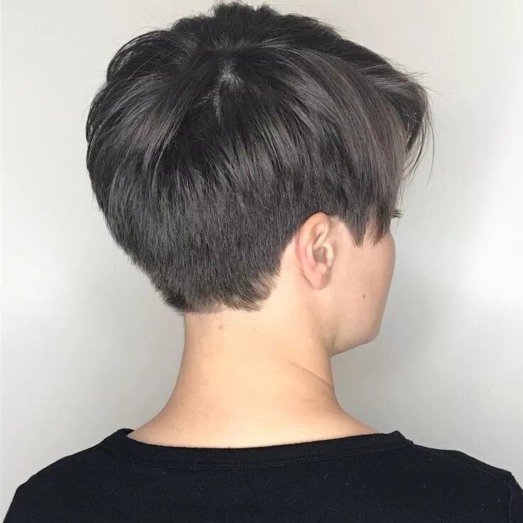 Прически на короткие волосы фото сзади Pin by Kapsel voorbeelden en ideeën on Korte kapsels 17 Short hair trends, Thick