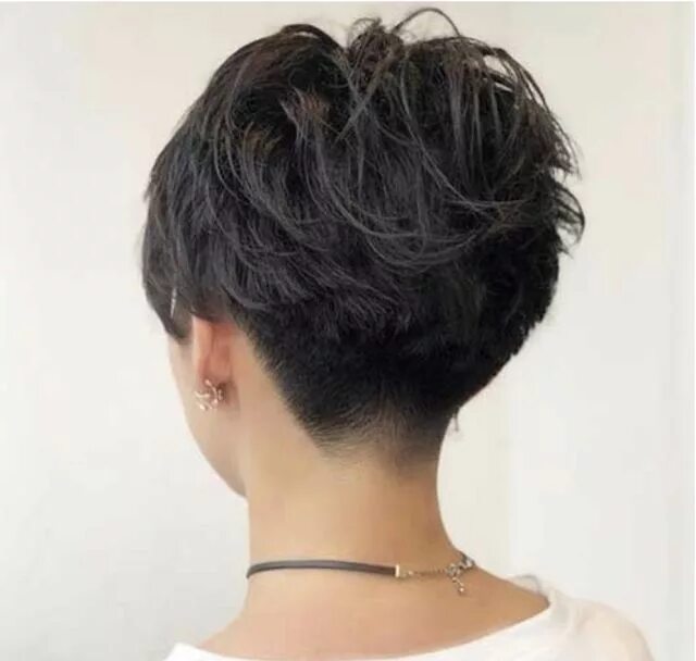 Прически на короткие волосы фото сзади very short pixie haircuts 2019 Thick hair pixie, Short hair styles pixie, Thick 