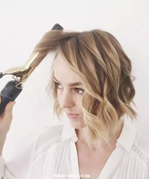 Прически на короткие волосы на плойку FLAT IRON WAVE TRICK Short hair waves, Hair waves, Short wavy hair