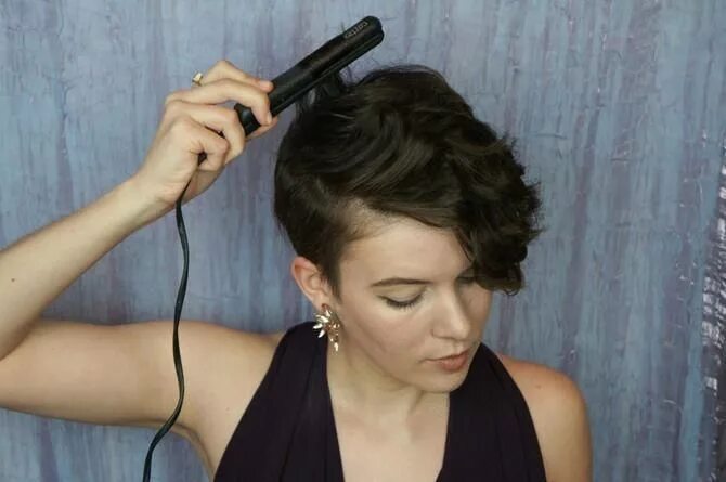 Прически на короткие волосы на плойку Pin on short hairstyles for thick hair ideas