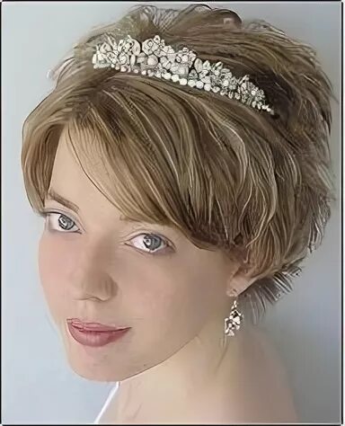 Прически на короткие волосы с короной 8 Hairdo with tiara ideas hairdo, short hair styles, short wedding hair