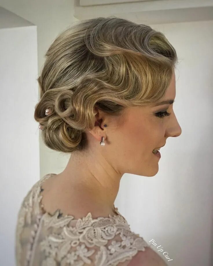 Прически на короткие волосы в стиле Vintage Glam: The Top 23 Roaring 1920s Hairstyles Roaring 20s hairstyles, Medium