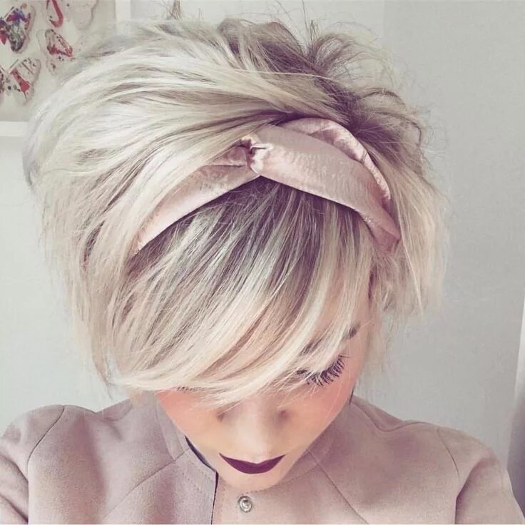 Прически на коротких волосах белый Pin on grace Headbands for short hair, Headband hairstyles, Cute hairstyles for 