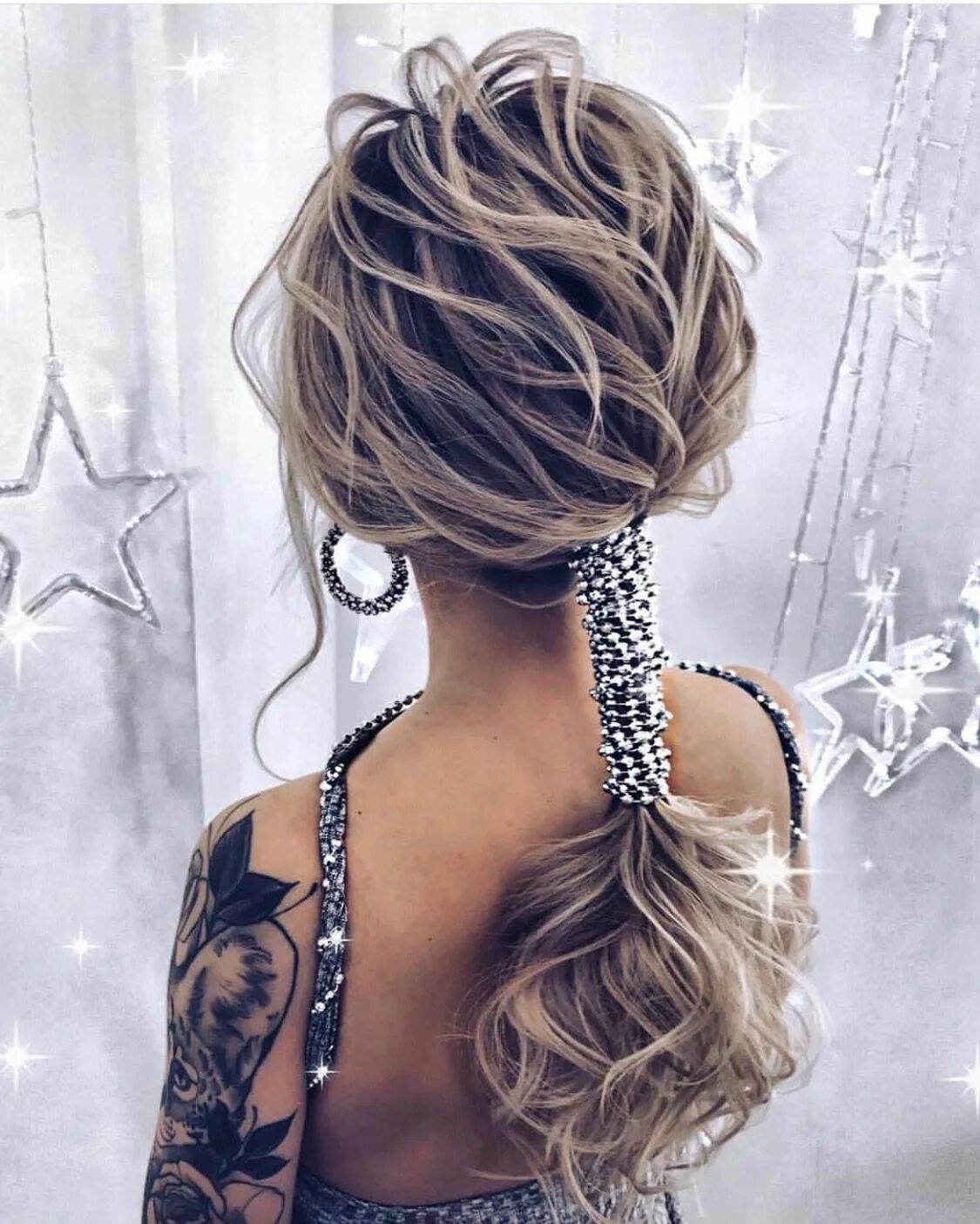 Прически на корпоратив 2024 Pin on Цвета волос Long hair styles, Curly hair photos, Hair looks