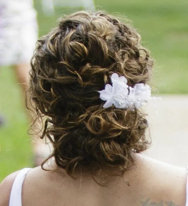 Прически на кучерявые волосы Wedding hair style for natural curly hair #lowbunhairstyleswedding (low bun hair