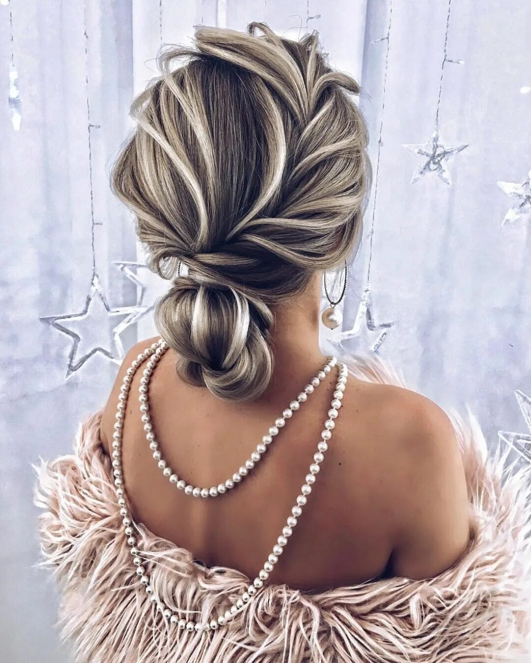 Прически на новый год 2024 Luxury Wedding Pages * on Instagram: "Would you say #yes to these splendid hairs