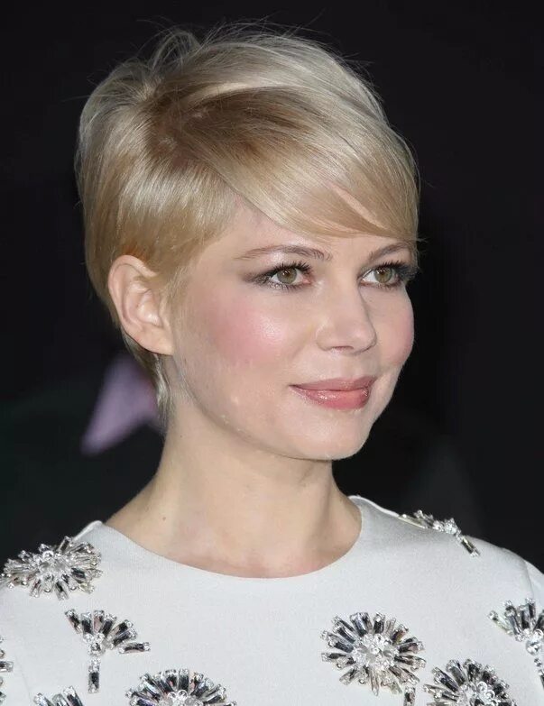 Прически на отросшую короткую стрижку 60's inspired pixie Vintage short hair, Short hair pictures, Short hair styles