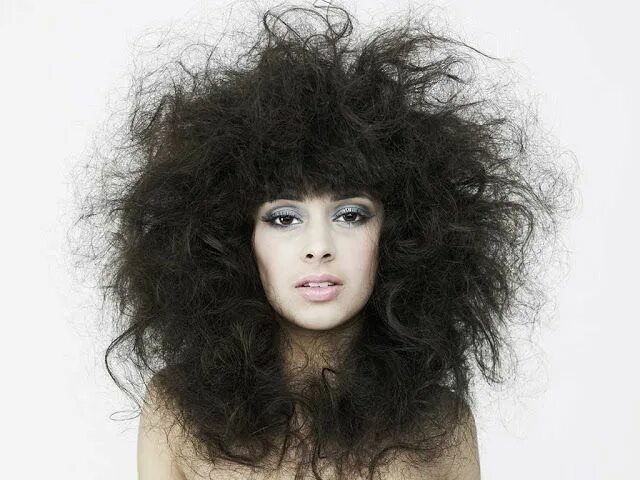 Прически на пушистые волосы Como bajar el volumen del pelo de manera fácil Cuestiones de mujeres Big hair, L