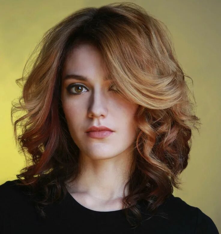 Прически на пышные волосы средней длины Épinglé sur I wish Coiffure bouclée, Coiffure, Coiffure cheveux mi long