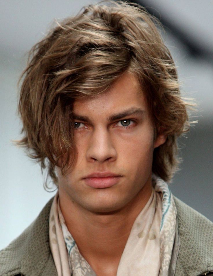 Прически на русые волосы средней длины мужские 25 Hipster Outfit Ideas for Men & Style Tips Long hair styles men, Mens hairstyl