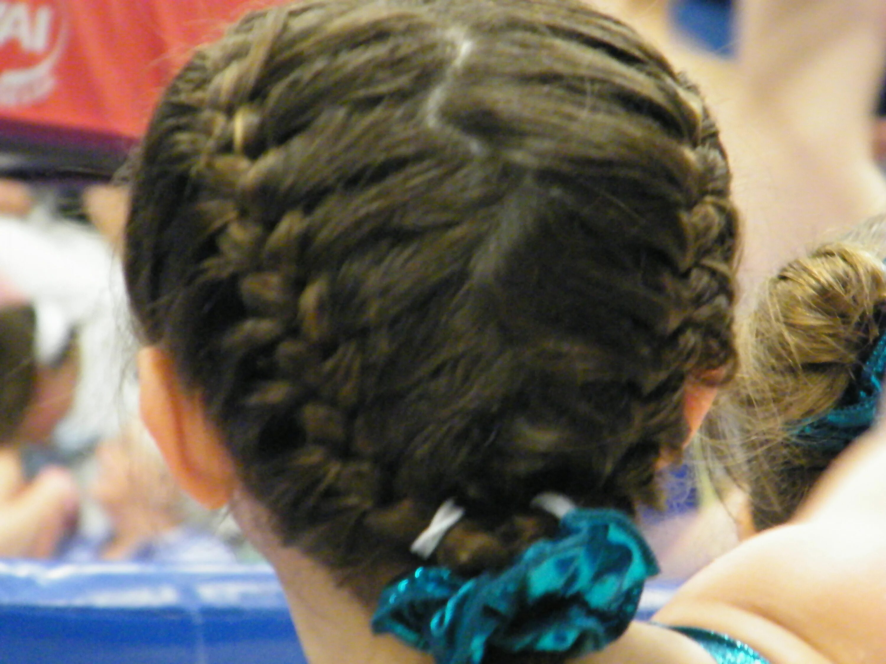 Прически на соревнования A Gymnast's hair Gym hairstyles, Gymnastics hair, Gymnastics meet hair