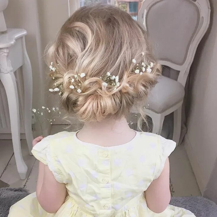 Прически на средние детские на выпускной Pin by Sophie Lemmens on Communie Lisa in 2024 Girls updo, Flower girl hairstyle