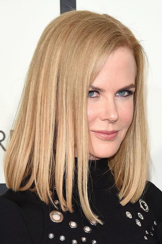 Прически на средние прямые волосы See Every Rock-Star Beauty Moment From the 2015 Grammys Red Carpet Nicole kidman