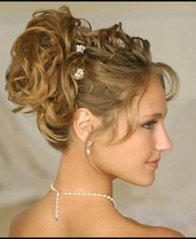 Прически на средние редкие 52 Simple Bridal Hairstyles For Curly Hair Peinados, Estilos de peinado para bod