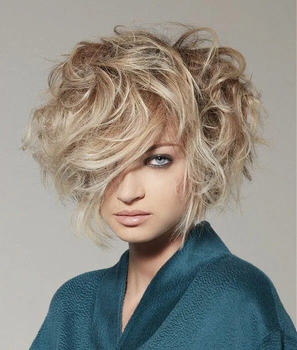 Прически на средние волосы беспорядок Tchip Coiffure Medium Blonde Hairstyles UK hairstyles Medium hair styles, Curly 