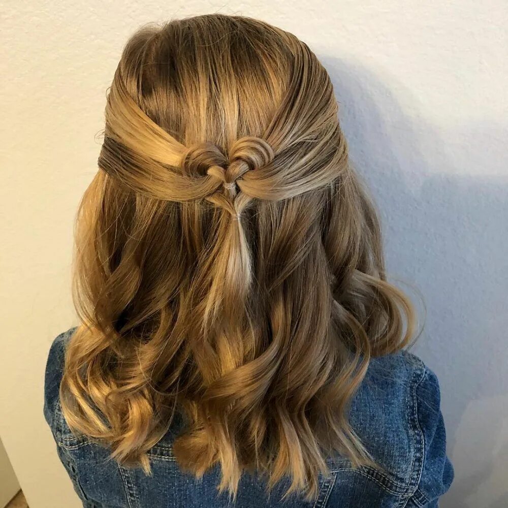 Прически на средние волосы девочке 12 Pin on Girls hair