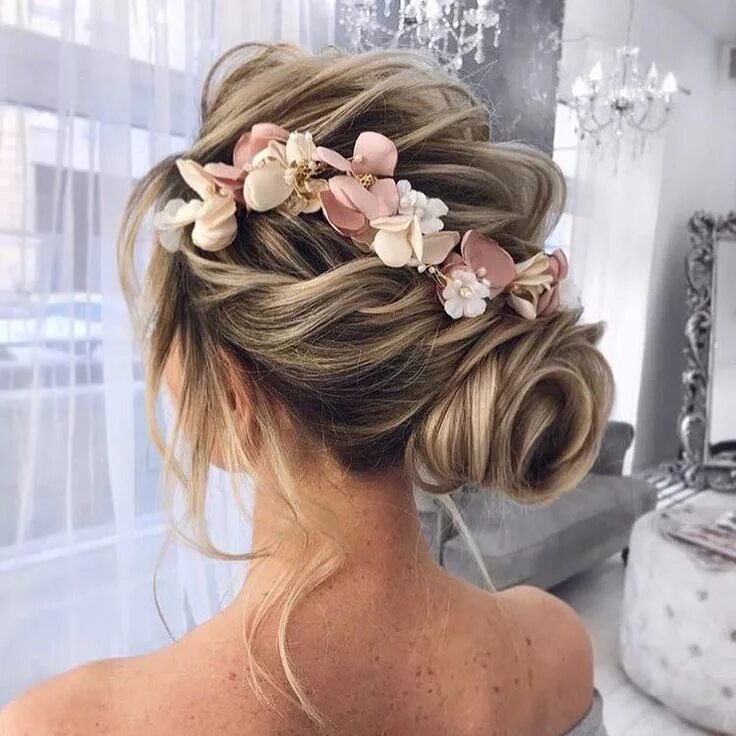 Прически на средние волосы с цветами Elegant Wedding Hairstyles and Updos from elstilespb https://www.crystalandpearl