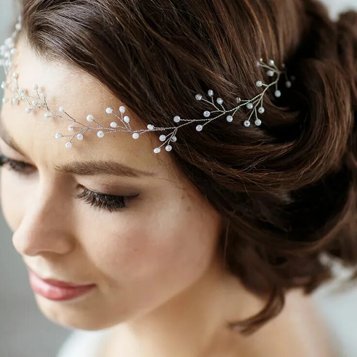 Прически на средние волосы с украшениями Pin on Свадьба. wedding Hair jewelry, Crystal hair accessories, Bead hair access