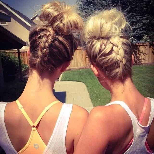 Прически на средние волосы спортивные Braids & Buns Workout hairstyles, Hair styles