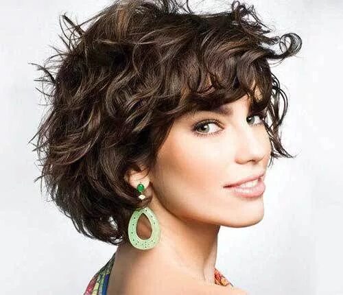 Прически на средние вьющиеся волосы фото Fantastic Wavy Hairstyles for Long And Short Hair 2018 - Fashionre Short hair cu