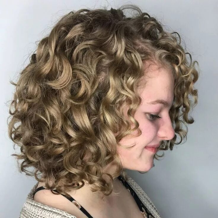 Прически на средний кудрявый волос фото 65 Enchanting Curly Bob Haircut Ideas for 2024 Long curly bob, Bob haircut curly