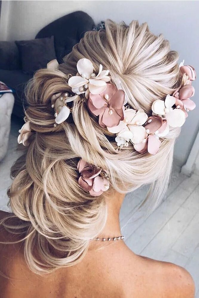 Прически на свадьбу тренд 2024 Wedding Hairstyles 2022/23 Guide: 100+ Ideas Expert Tips & FAQs Bridal hairstyle