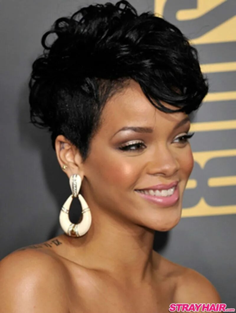 Прически на темные короткие short hairstyles rihanna Rihanna short hair, Rihanna hairstyles, Rihanna short h