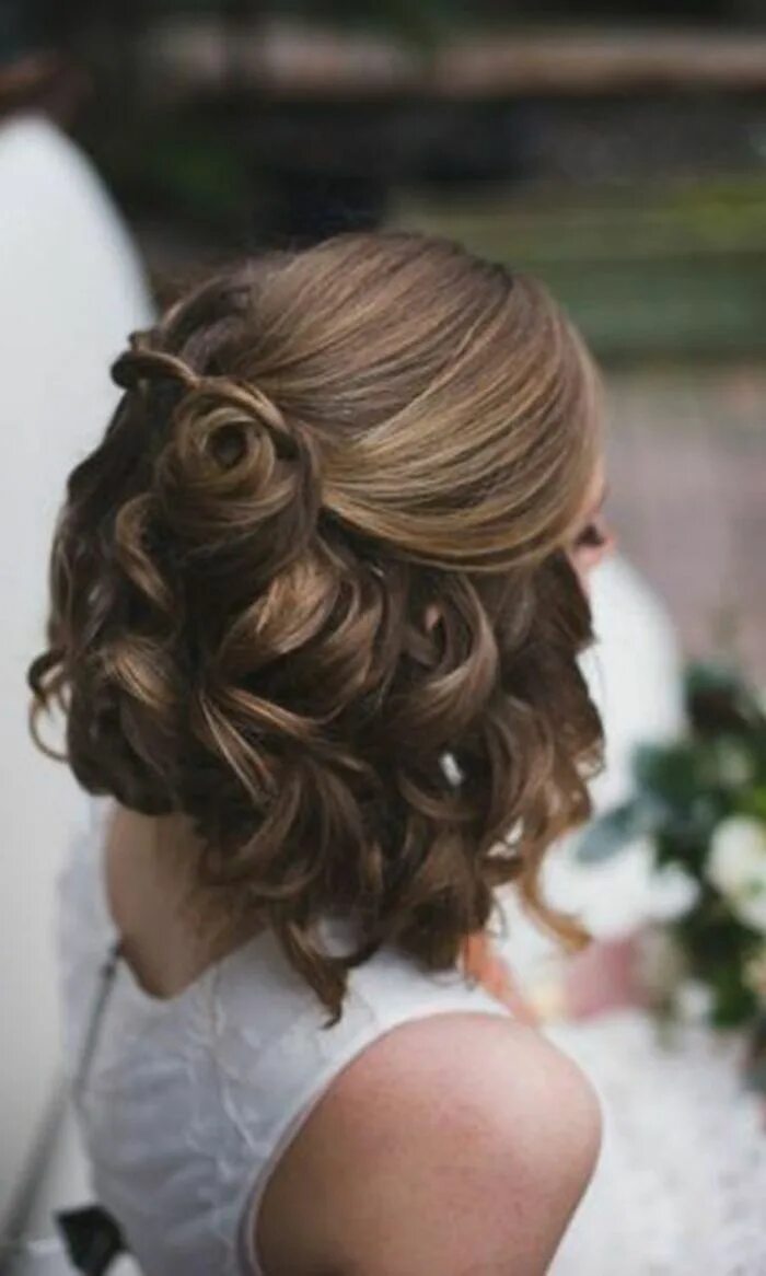 Прически на волосы чуть 4 astuces pour la coiffure de mariée qu'il faut savoir Short wedding hair, Short