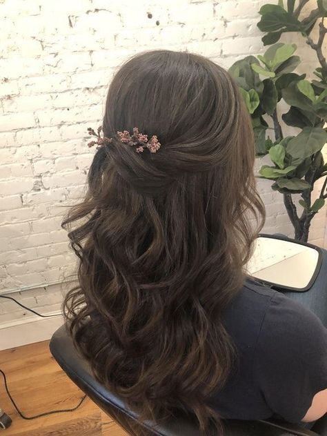 Прически на волосы до лопаток Beautiful Half Up Curled Hair Ideas