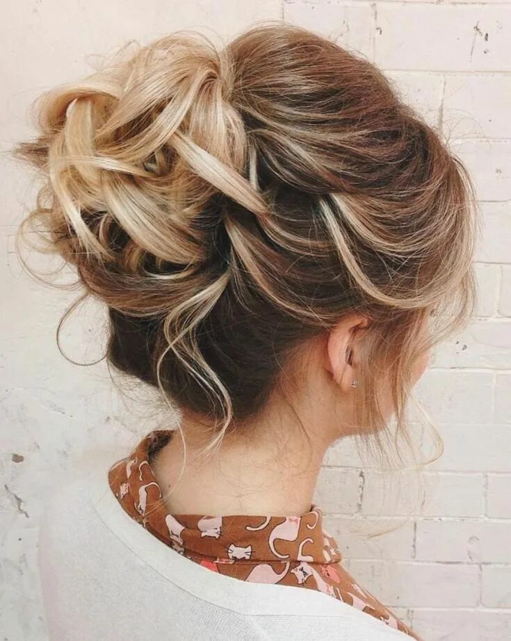 Прически на вверх средние Soft Hairstyle with Pinned Ends Penteados mãe da noiva cabelo curto, Penteado ca