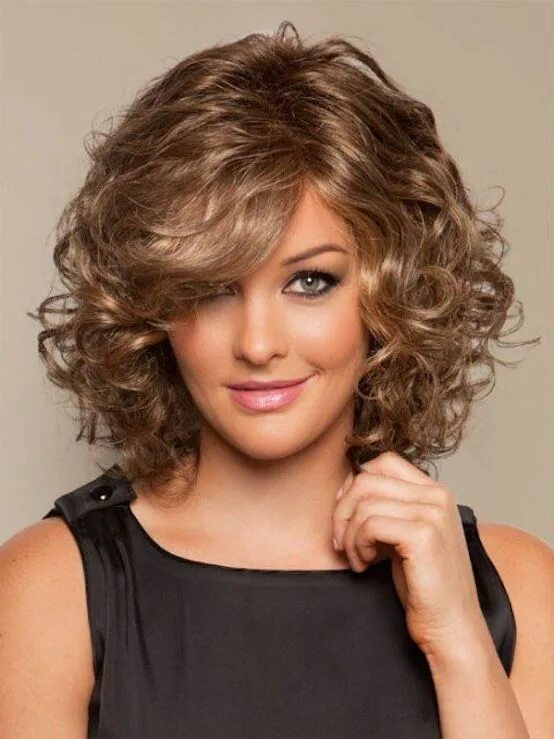 Прически на вьющиеся волосы средней длины фото 21 Curly Hairstyles For Round Faces - Feed Inspiration Medium curly hair styles,