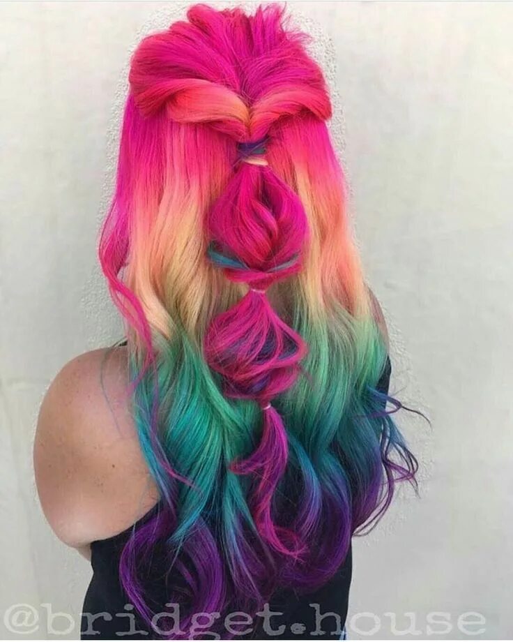 Прически на яркие волосы Super cute hairstyle and crazy rainbow colors! Hair color crazy, Bright hair, Br