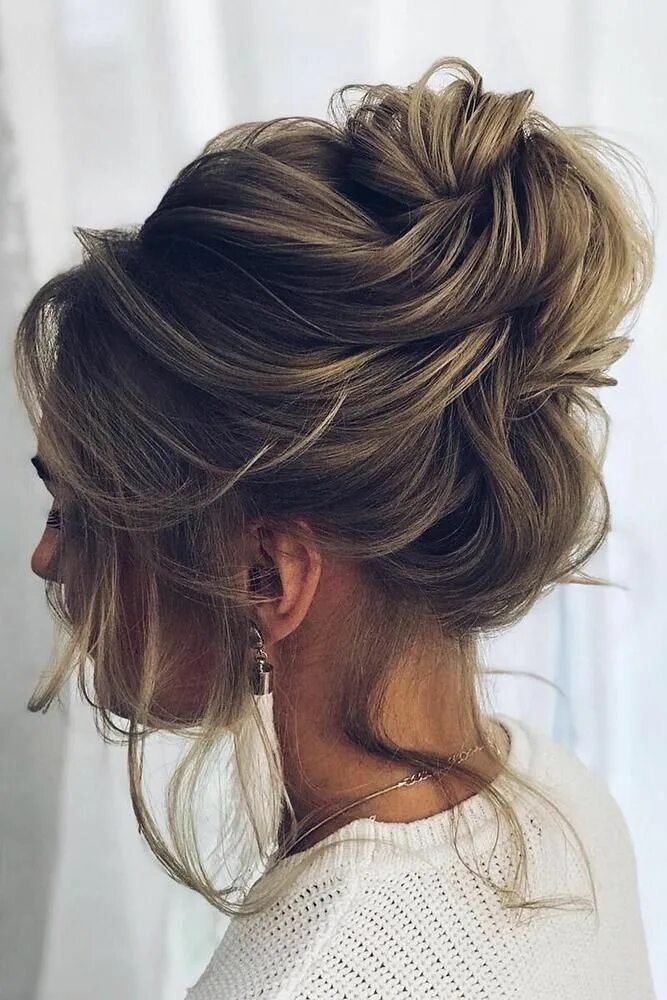 Прически наверх на средние Pin on Hairstyles Short hair updo, Short hair lengths, Short ombre hair