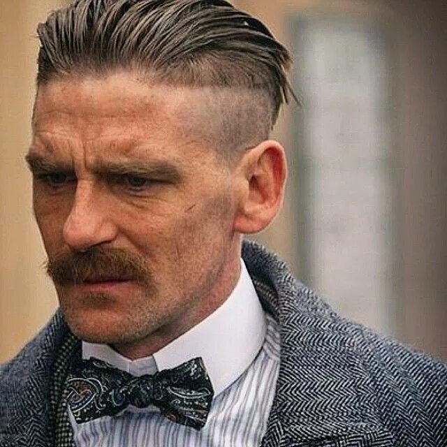 Прически острых козырьков мужские Pin on Peaky Blinders Peaky blinders hair, Peaky blinder haircut, 1920s mens hai