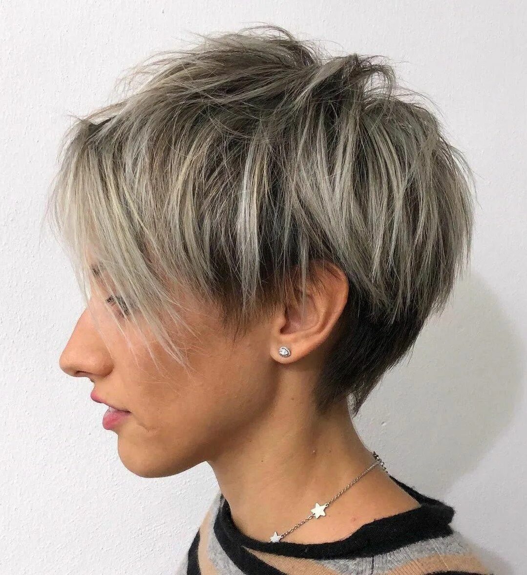 Прически пикси боб с челкой фото 70 Flattering Short Choppy Hairstyles for 2024 Short choppy haircuts, Choppy hai