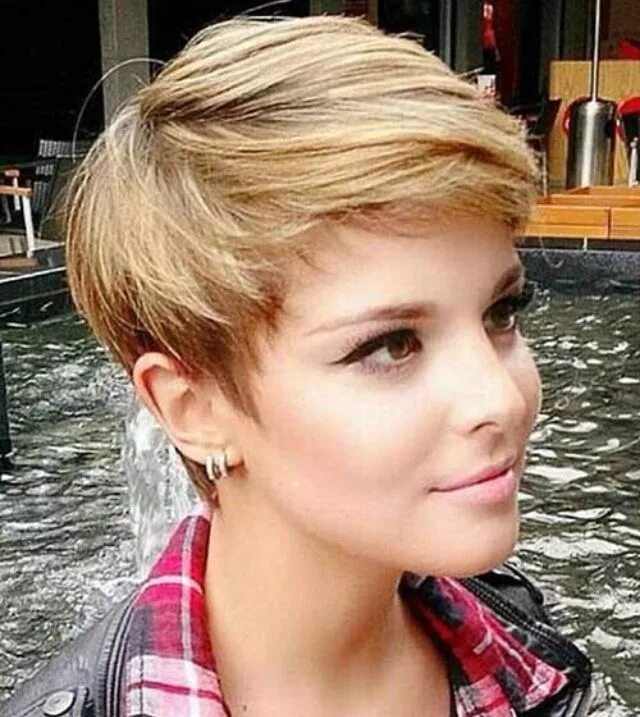 Прически подростков девушек короткие Pin by iForgot on Hair Trendy short haircuts, Short hair styles for round faces,