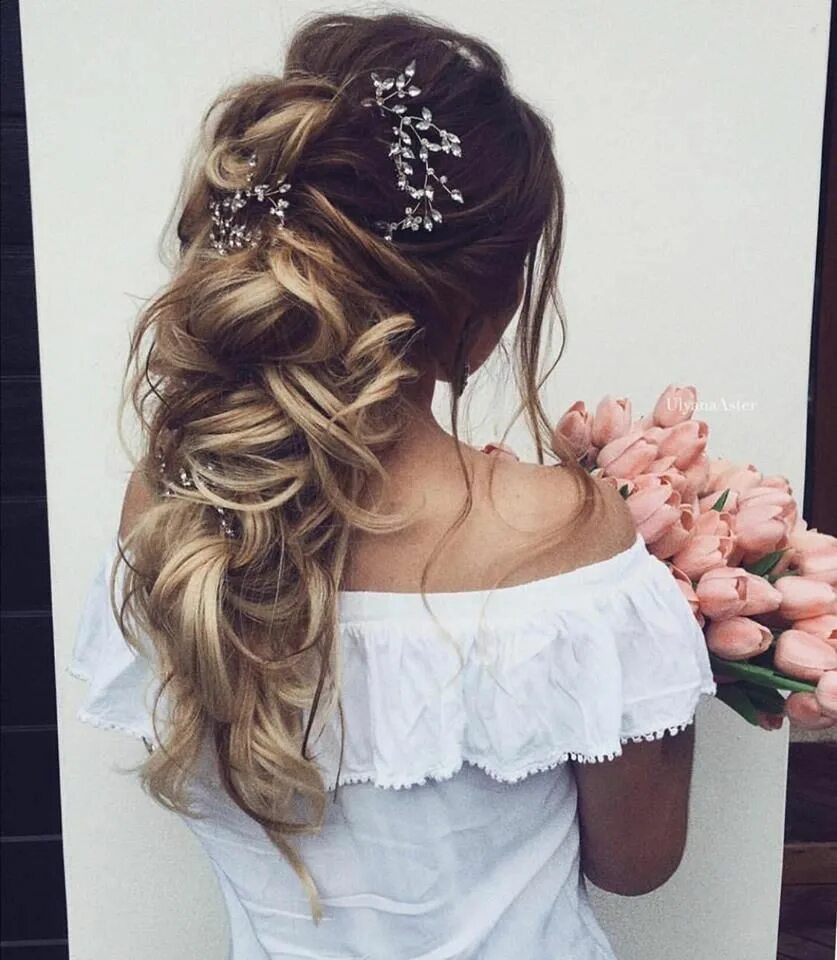 Прически подружек невесты на длинные волосы Hair styles, Wedding hair inspiration, Unique wedding hairstyles