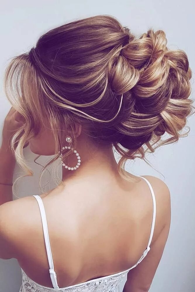 Прически подружкам невесты длинные волосы 30 zeitlose Brautfrisuren zeitlose Brautfrisuren elegante Hochsteckfris Elegant 