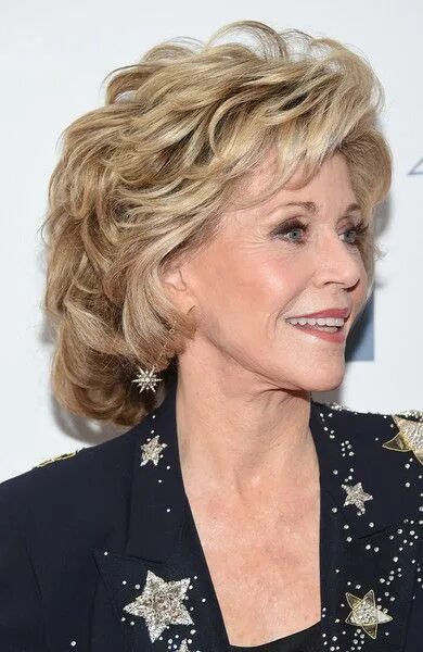 Прически пожилым женщинам на средние Jane Fonda Curled Out Bob Womens hairstyles, Long hair styles, Short hair styles