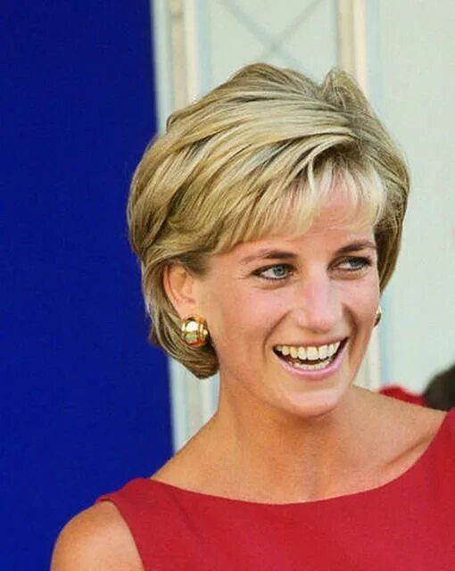 Прически принцессы дианы фото Fashionattractive.com Princess diana hair, Diana haircut, Diana